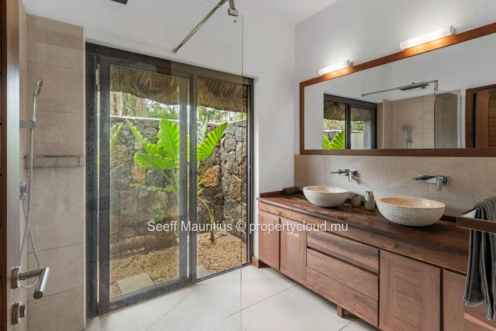 Luxe balinais : villa avec vue imprenable sur les montagnes