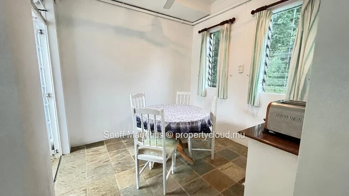 Maison spacieuse et bien conçue à vendre