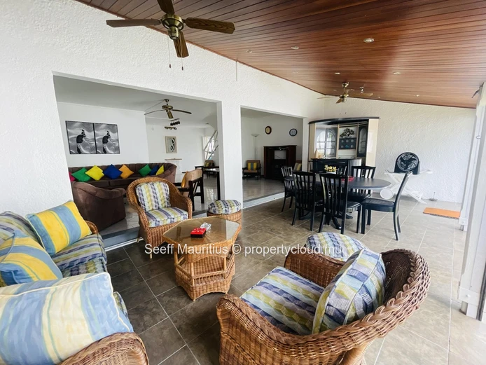 Freshly Renovated Duplex - LES BOUGAINVILLEES
