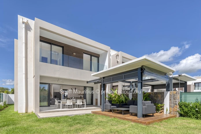 Spacious 3 bedrooms Townhouse