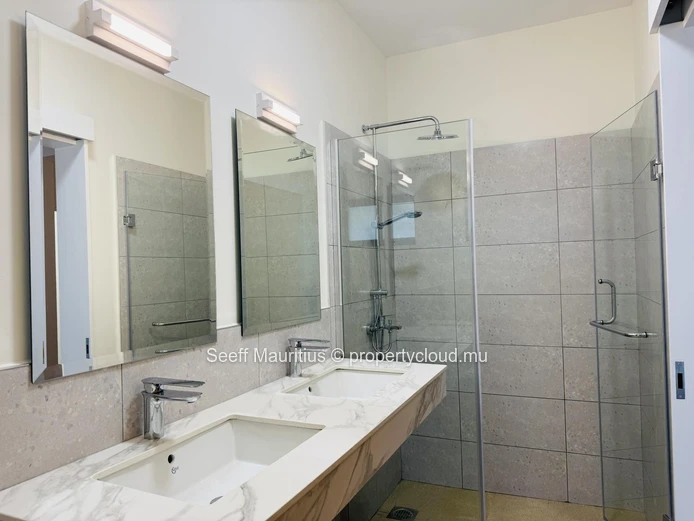 River Park Trianon - Modern Living: 3-Bedroom Garden Apartment