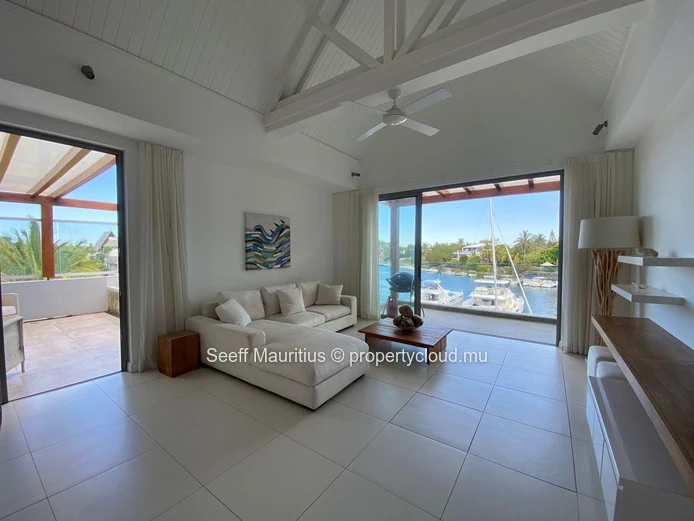 Elegant Penthouse with Canal and Mountain Views
