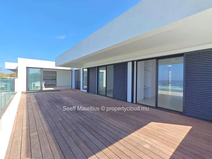 Signature Penthouse – Tropical elegance at Poste Lafayette