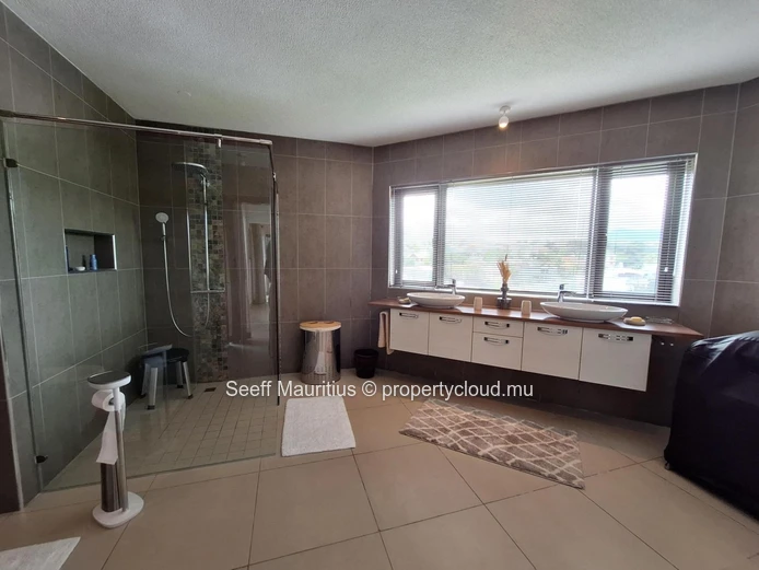 Penthouse spacieux avec terrasse dans un emplacement choix