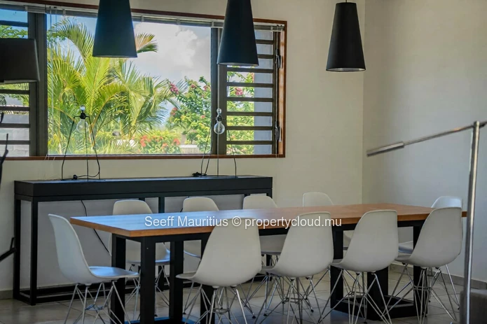 The Horizon House: A Masterpiece of Seamless Tropical Living