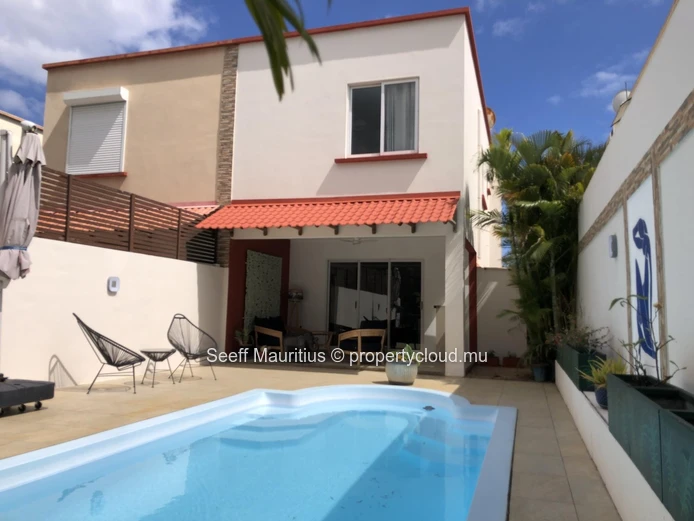 Fully Renovated Tropical Dream Duplex