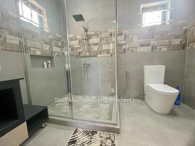 Beautiful Indivitual House with 3 Bedrooms, Spacious Living Areas, and Private Pool