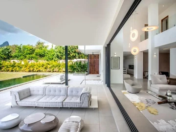 5 Bedroom House