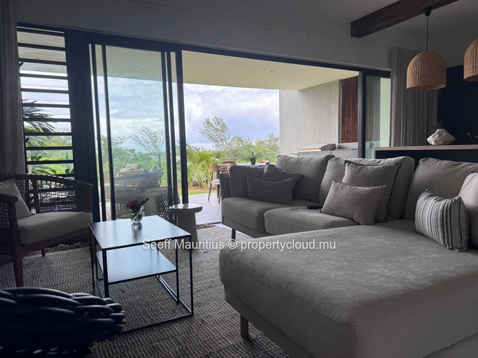 A stunning ground-floor flat – elegance, tranquillity and the coastal lifestyle 