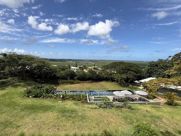 Luxurious Modern Living 4-bed at Domaine de Belle Vue - O Petit Parc