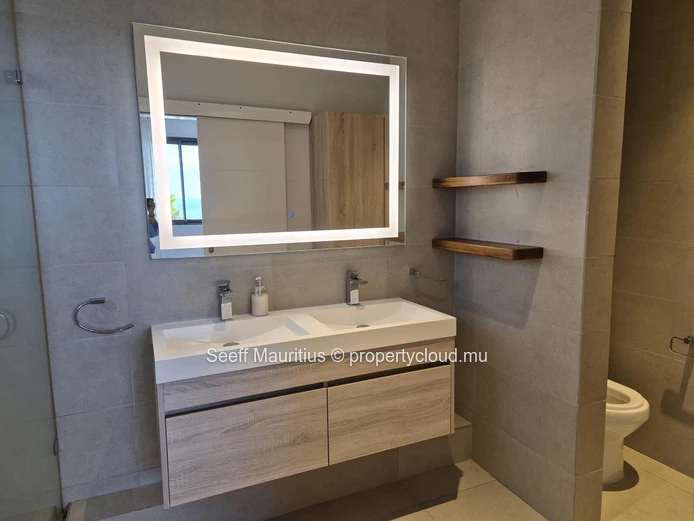 Sea View Apartment in Roches Noires