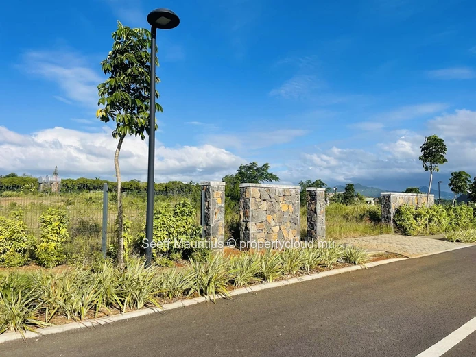 Exceptional Residential Plot in Beau Plan Smart City