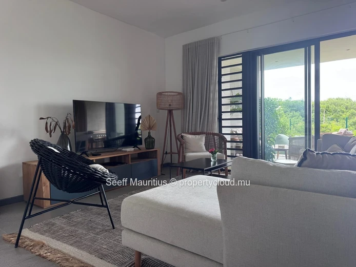 A stunning ground-floor flat – elegance, tranquillity and the coastal lifestyle 