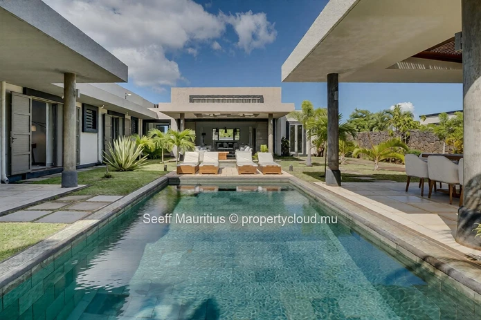 The Horizon House: A Masterpiece of Seamless Tropical Living