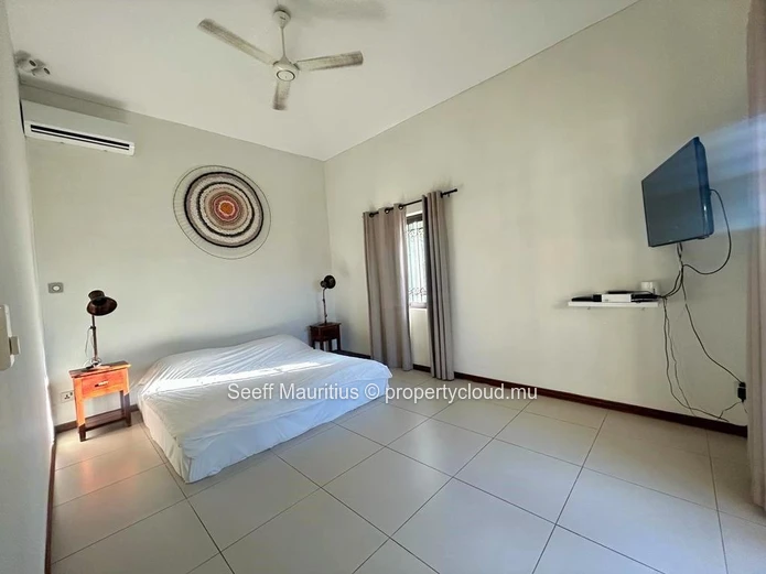 Gated Villa with Superb Mountain Views
