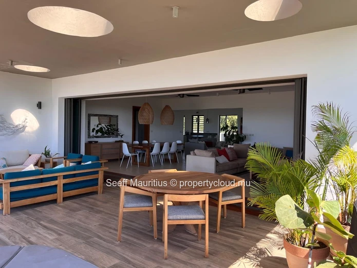 Exceptional Penthouse With Panoramic Sea View
