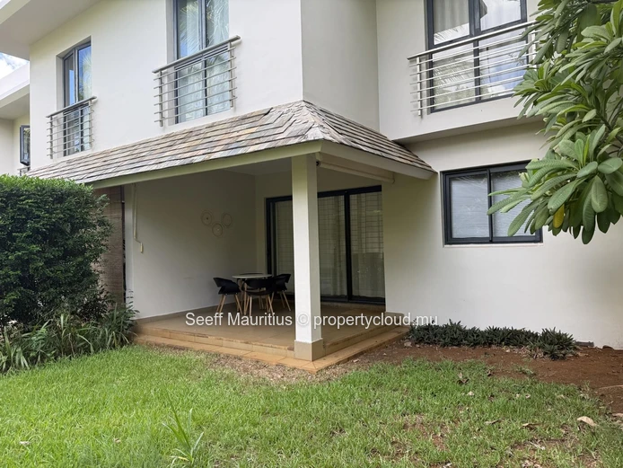Tropical Elegance & Modern Comfort: Your 4-Bedroom Sanctuary at Azuri
