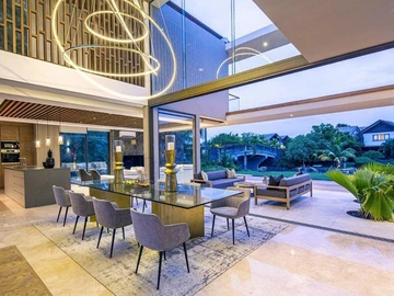 5 Bedroom House