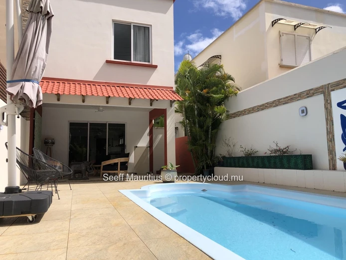 Fully Renovated Tropical Dream Duplex